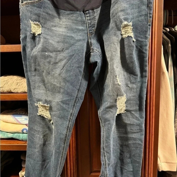 Time and Tru maternity jeans - Picture 4 of 4